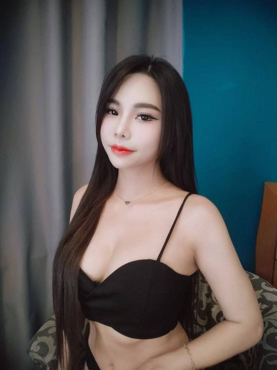 Escort Gallery Image