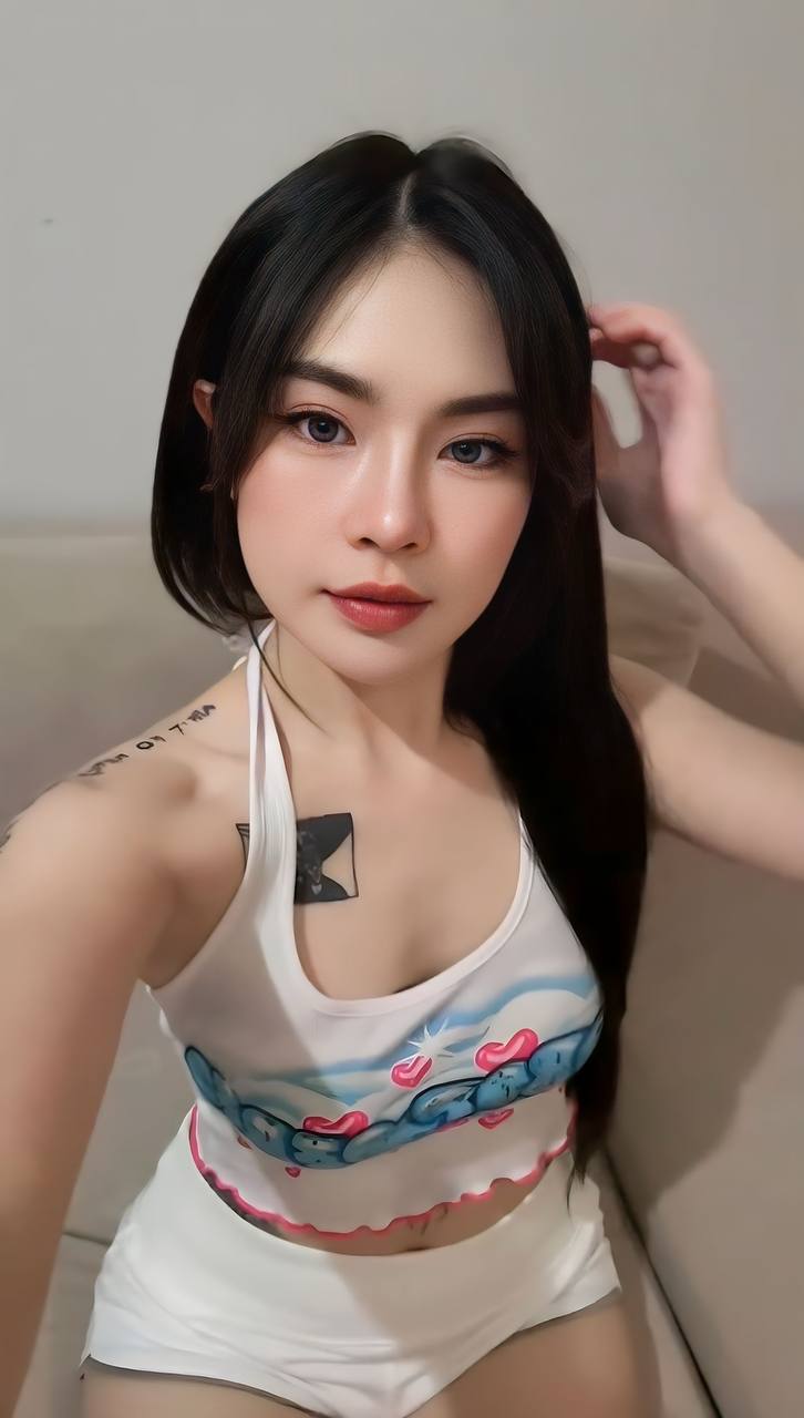 Escort Gallery Image