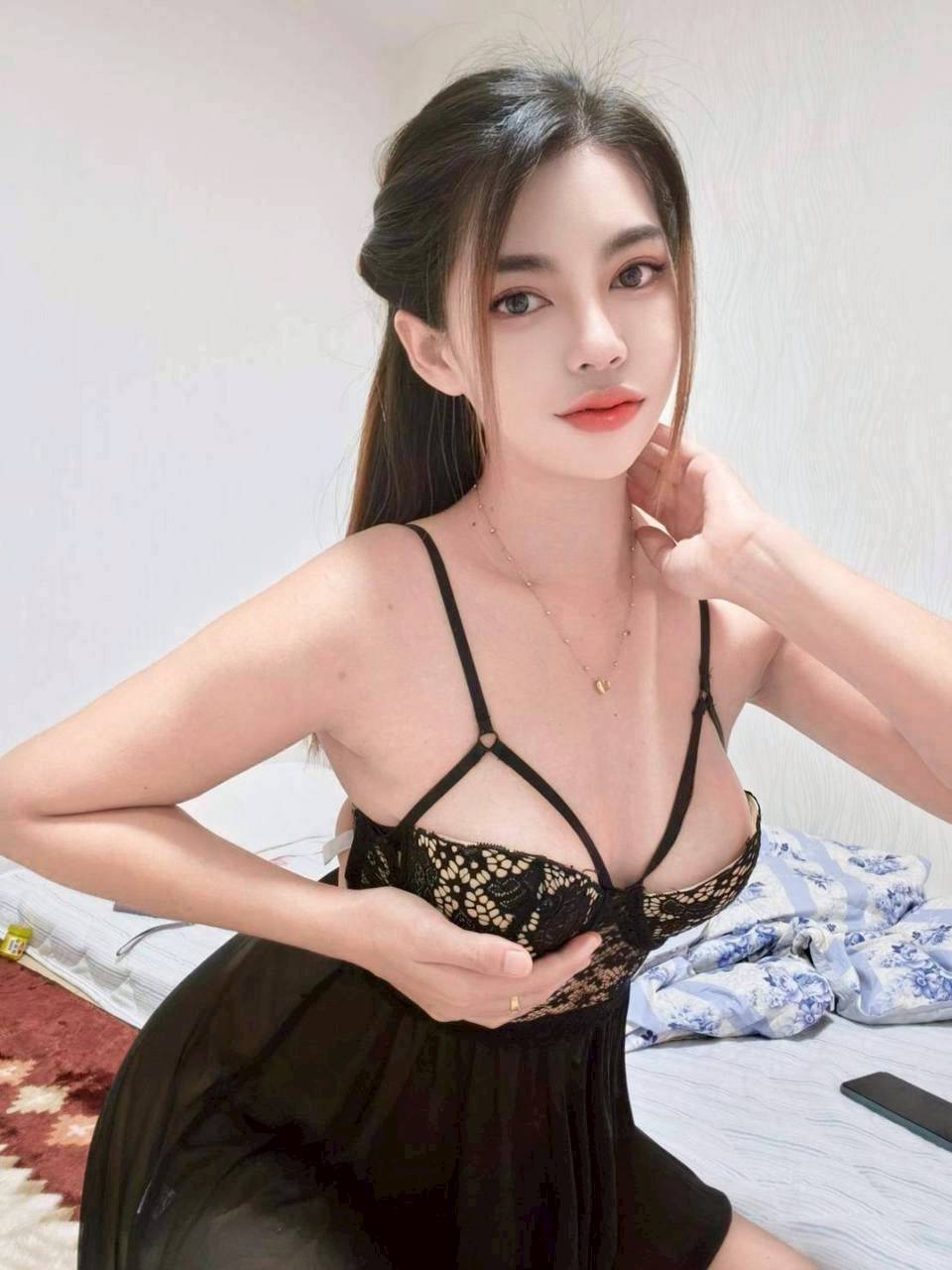 Escort Gallery Image