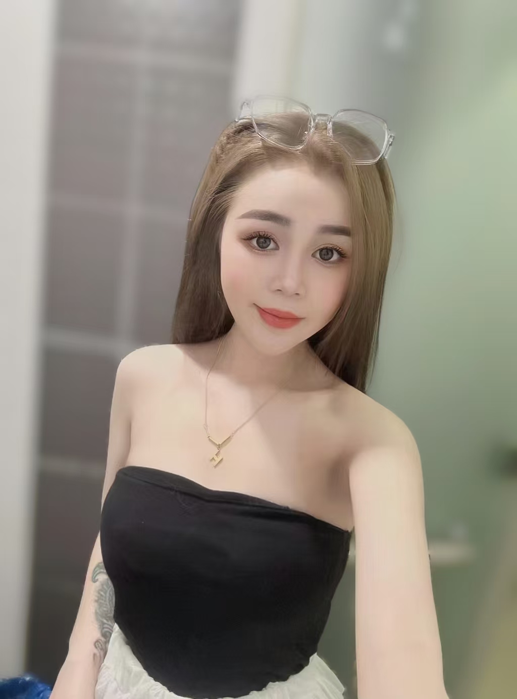 Escort Gallery Image