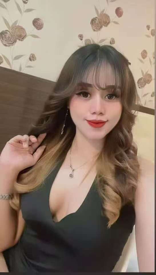 Escort Gallery Image