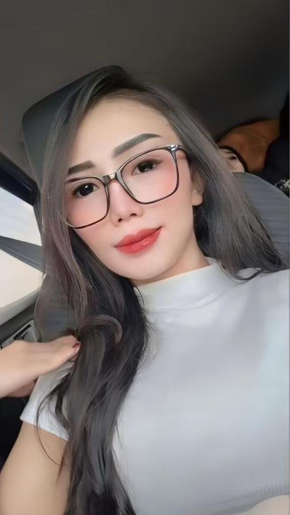 Escort Gallery Image