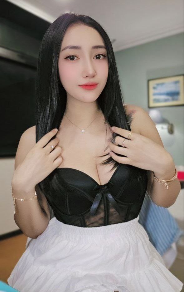 Escort Gallery Image