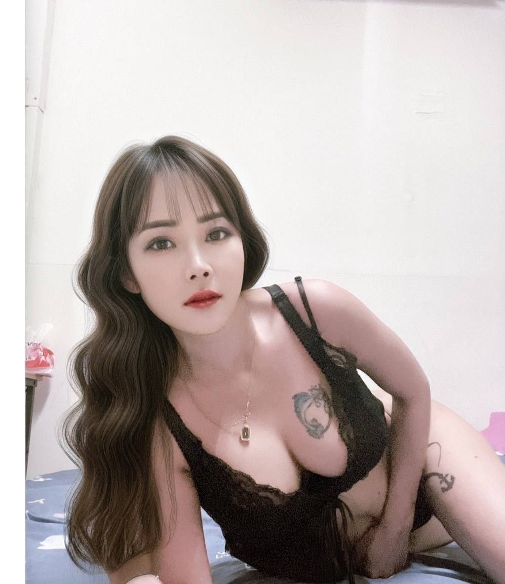 Escort Gallery Image