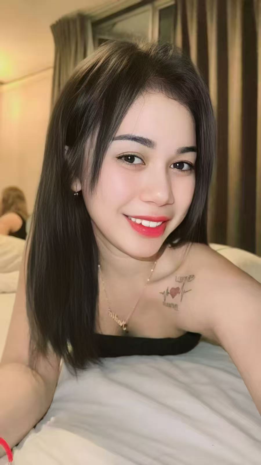 Escort Gallery Image