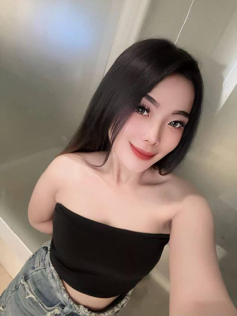 Escort Gallery Image