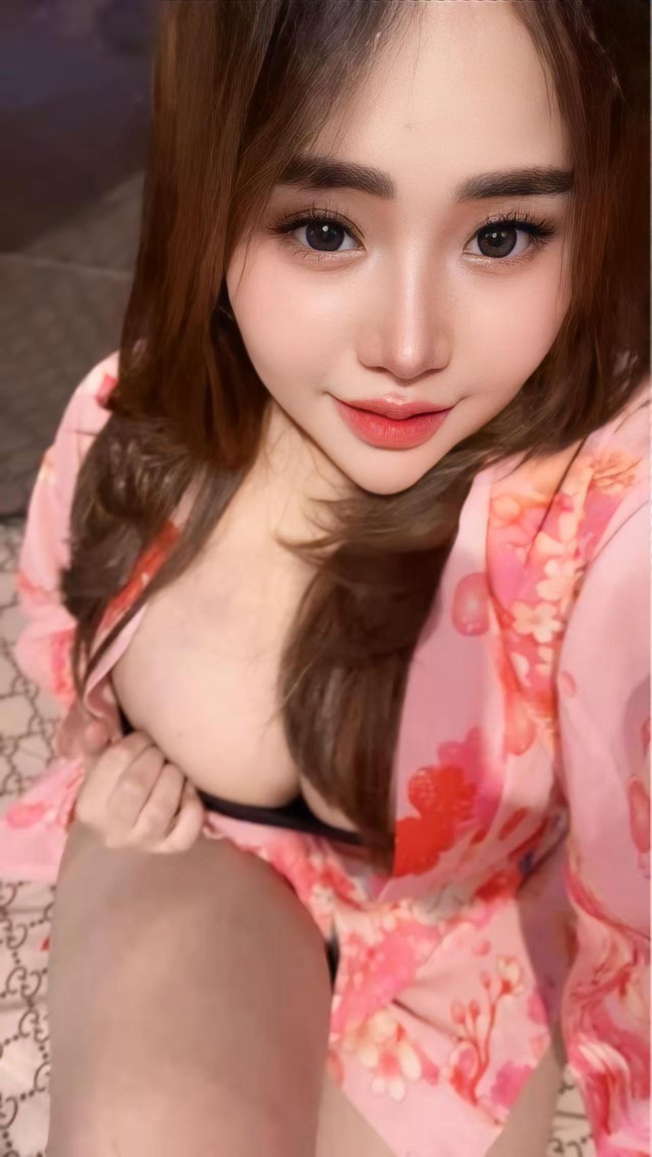 Escort Gallery Image