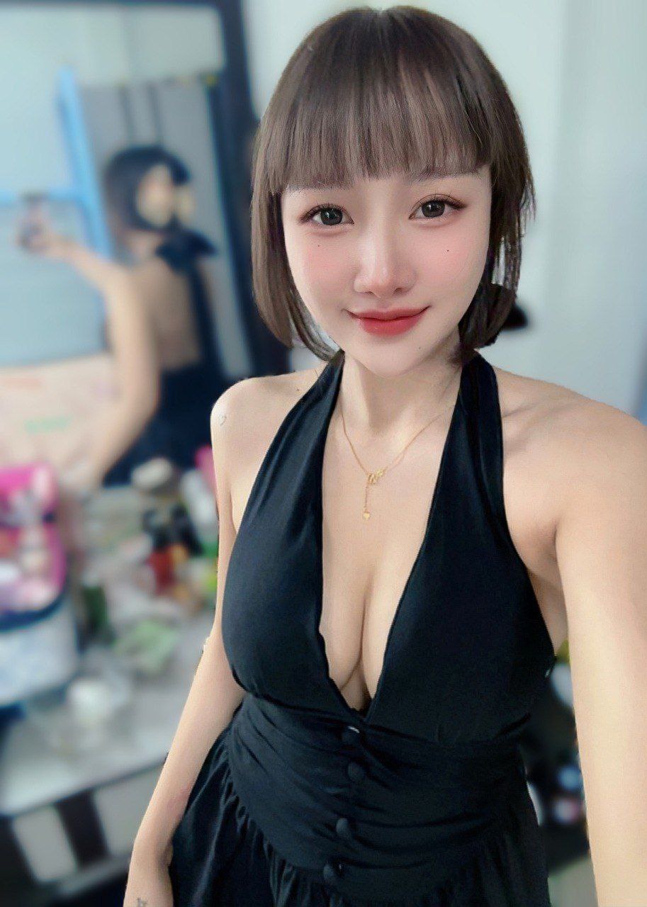 Escort Gallery Image