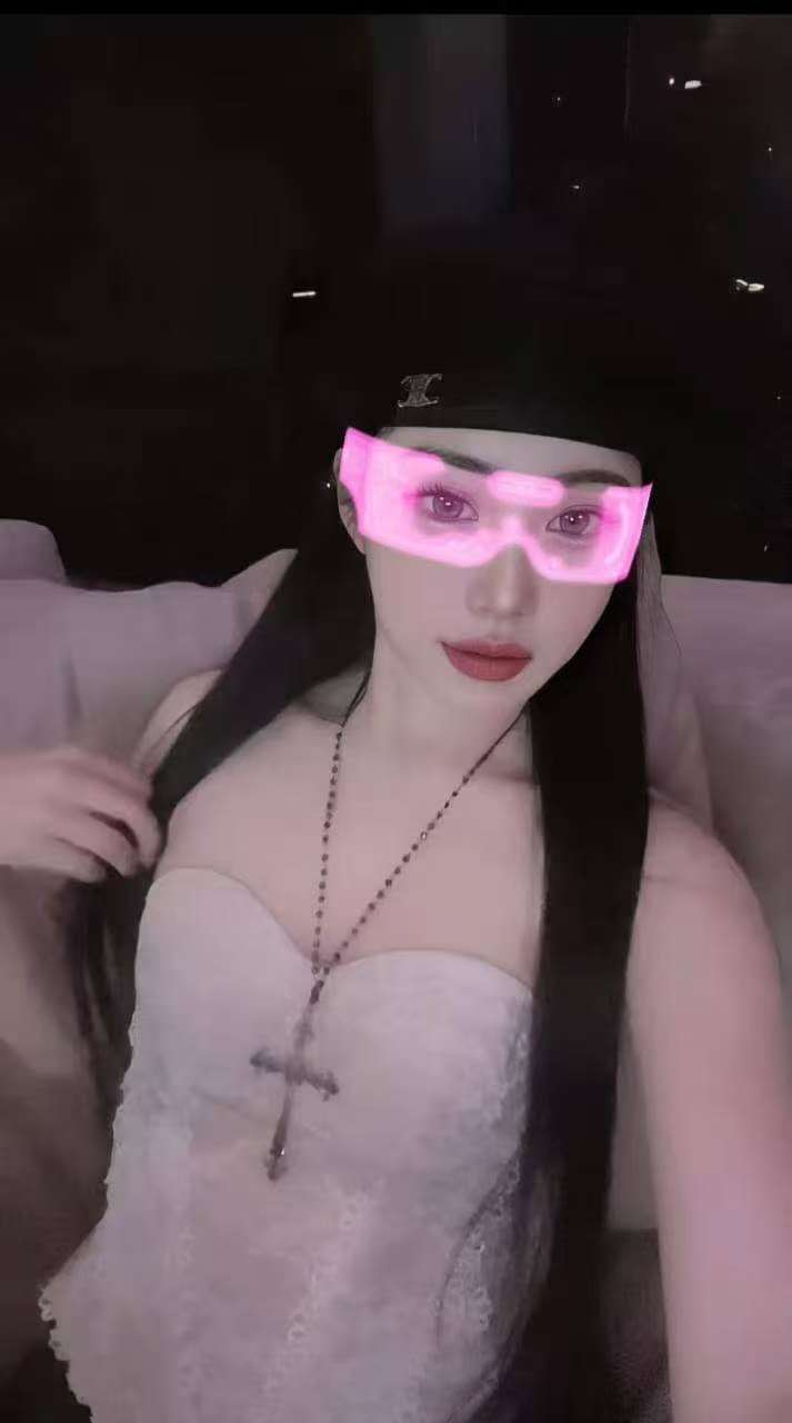 Escort Gallery Image