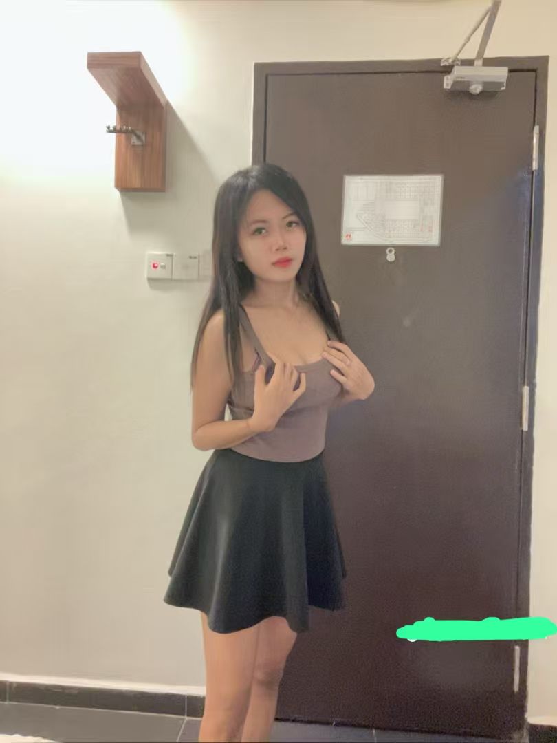 Escort Gallery Image