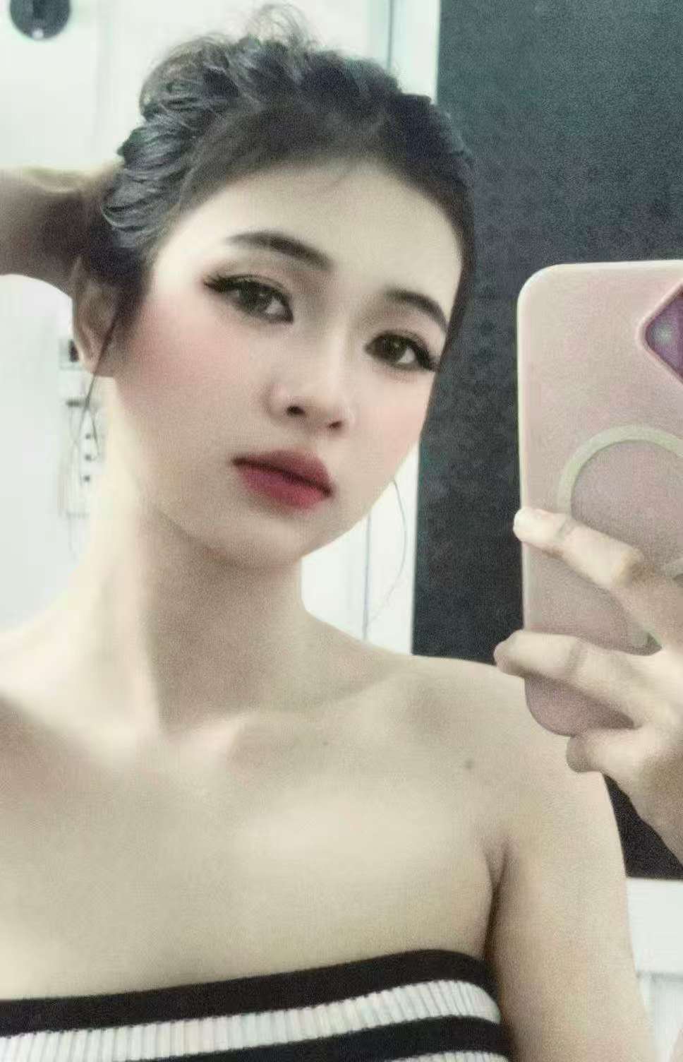 Escort Gallery Image