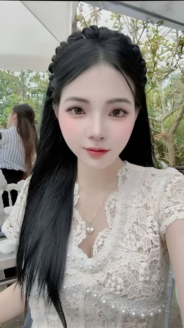 Escort Gallery Image