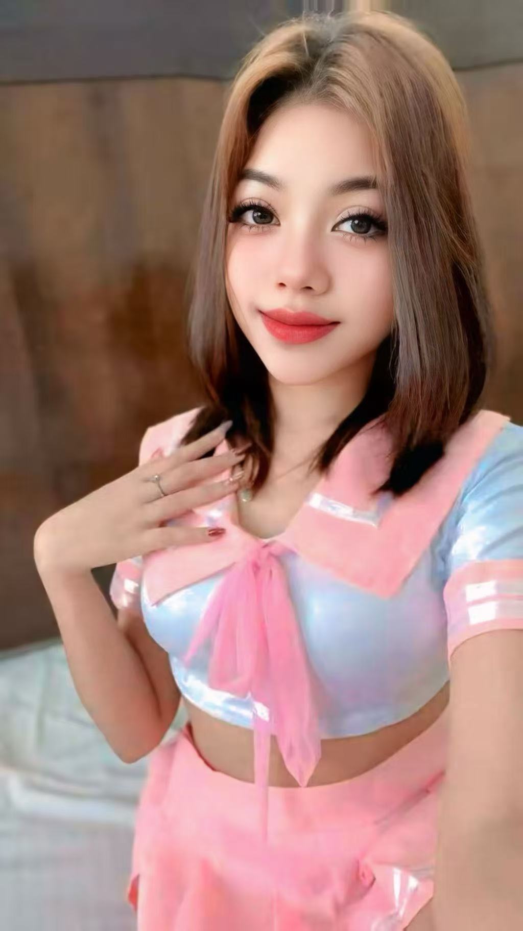 Escort Gallery Image