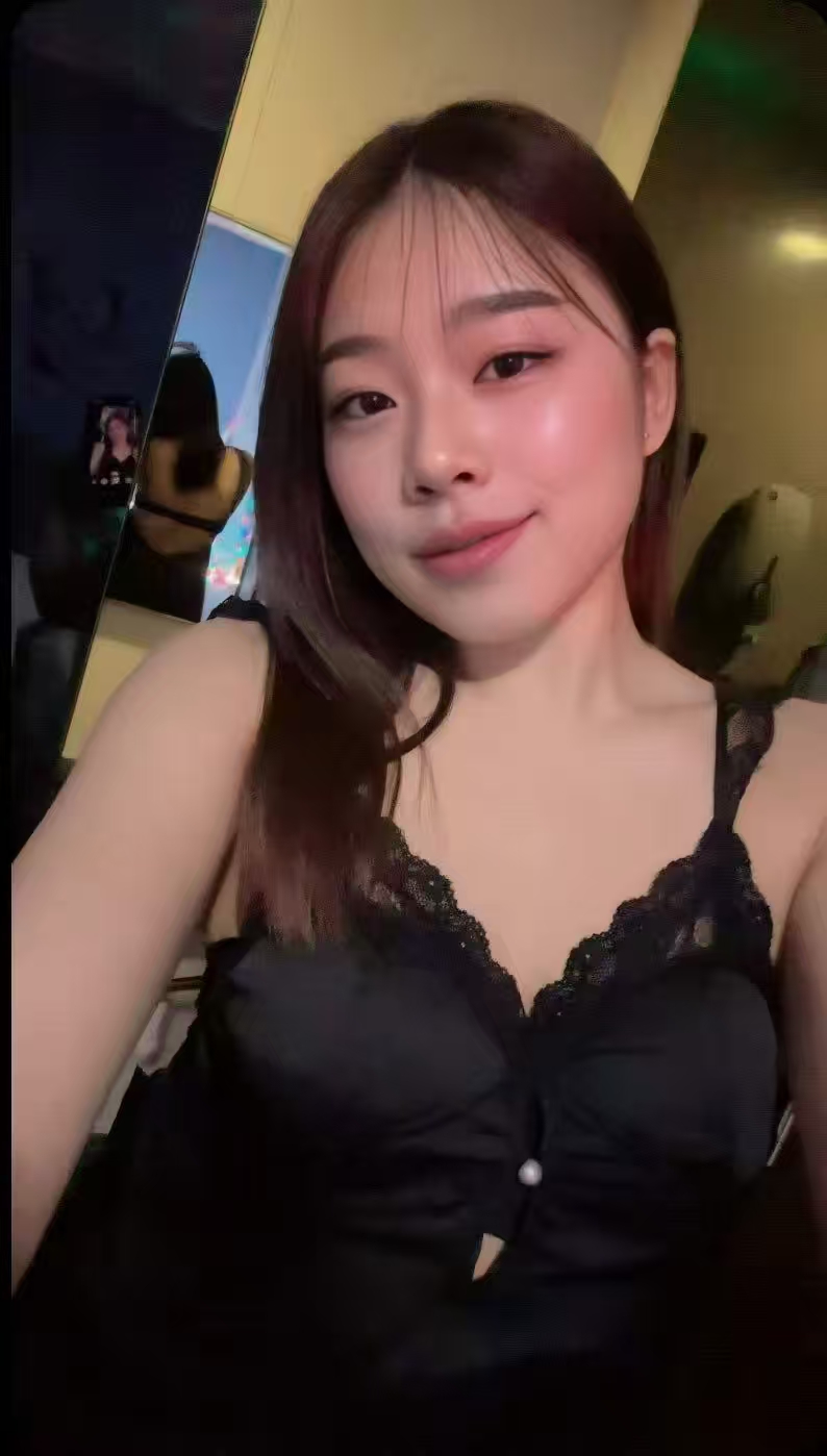 Escort Gallery Image