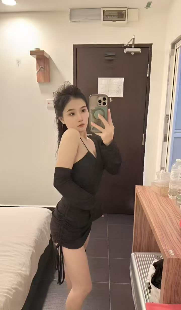 Escort Gallery Image