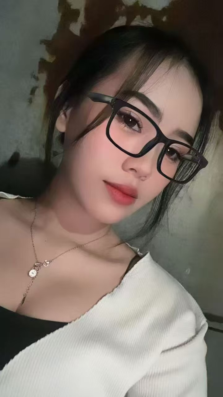 Escort Gallery Image