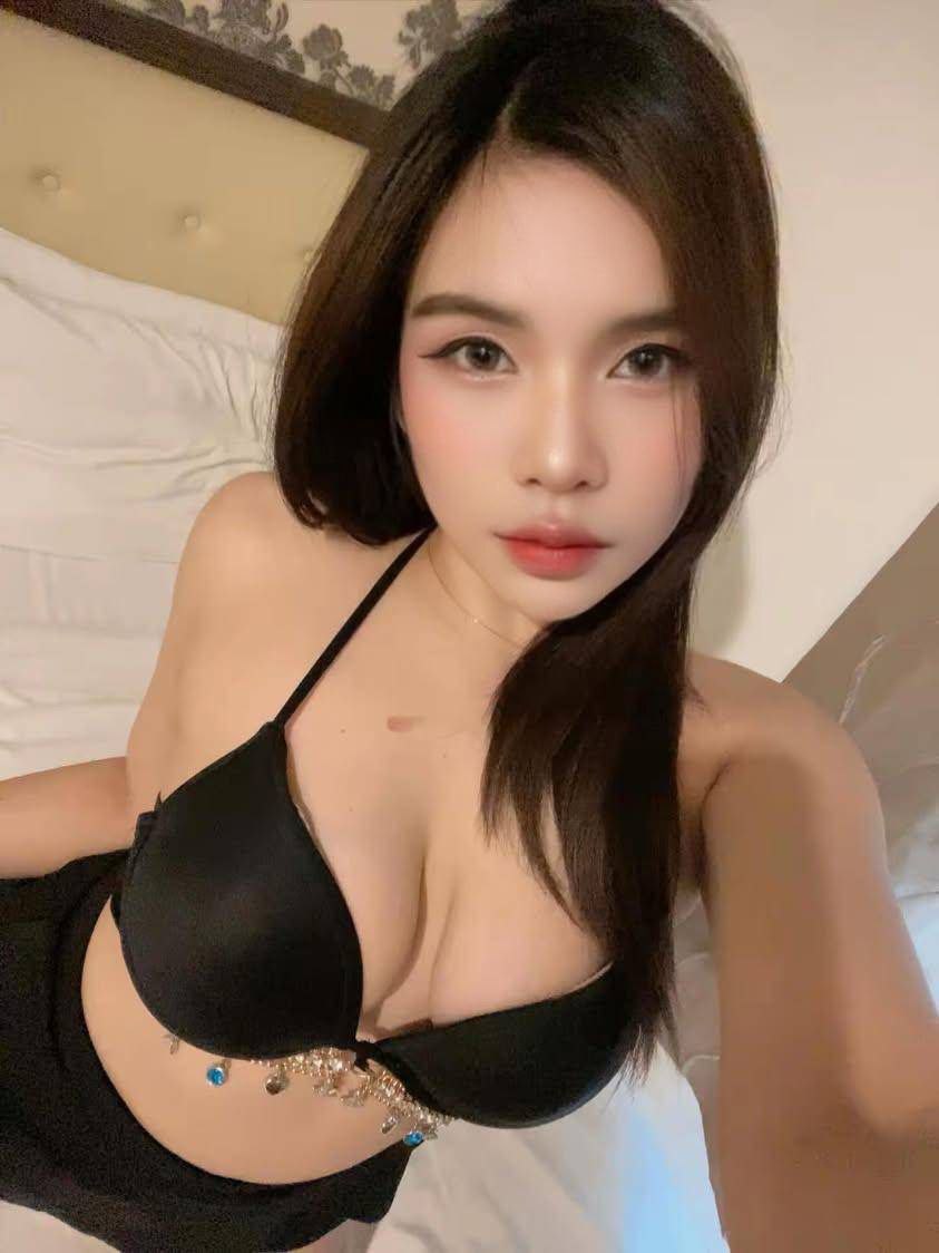 Escort Gallery Image