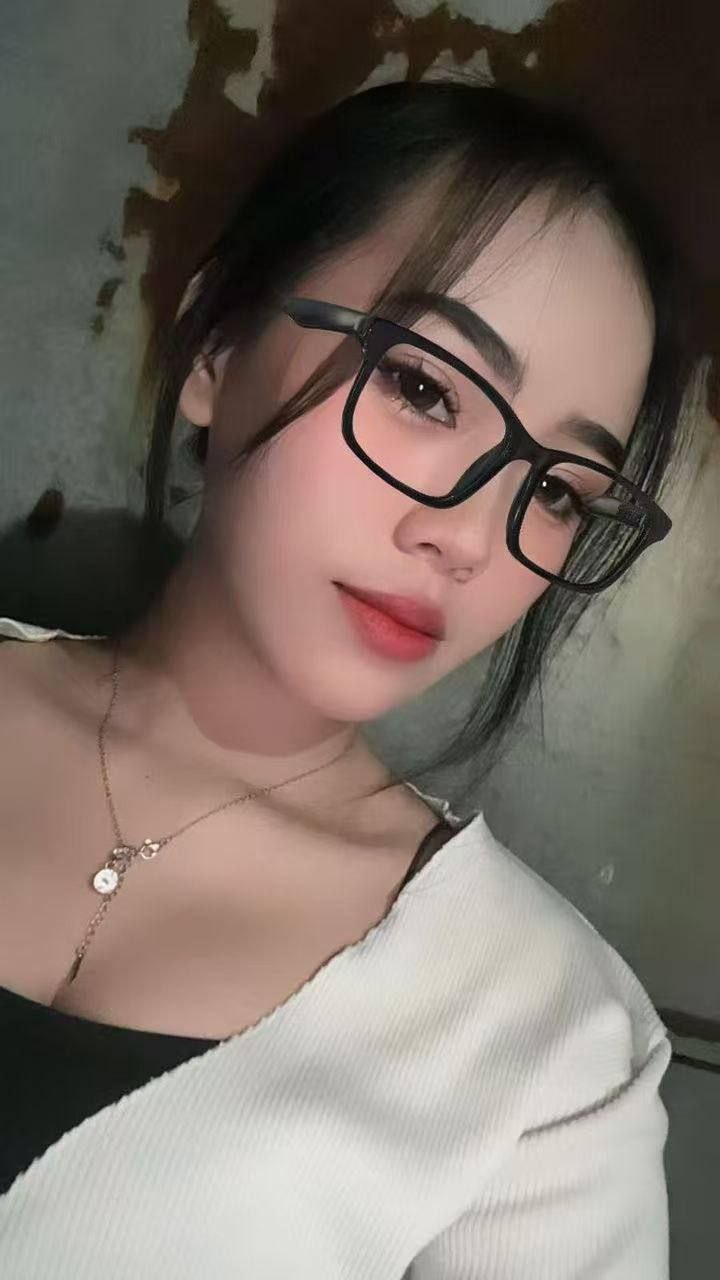 Escort Gallery Image