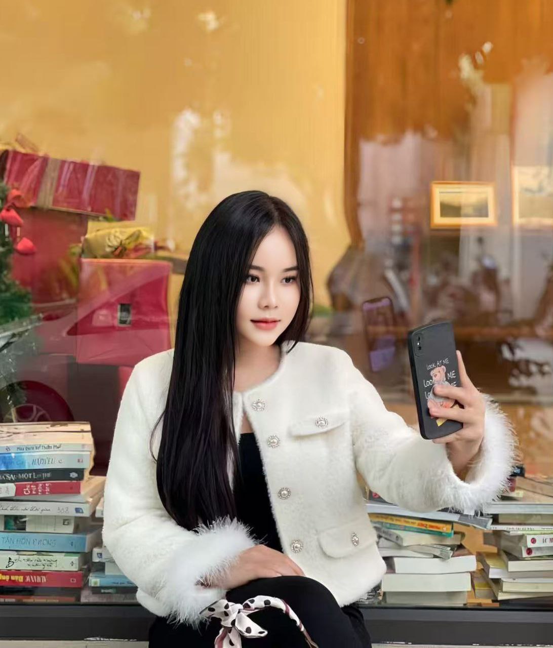 Escort Gallery Image