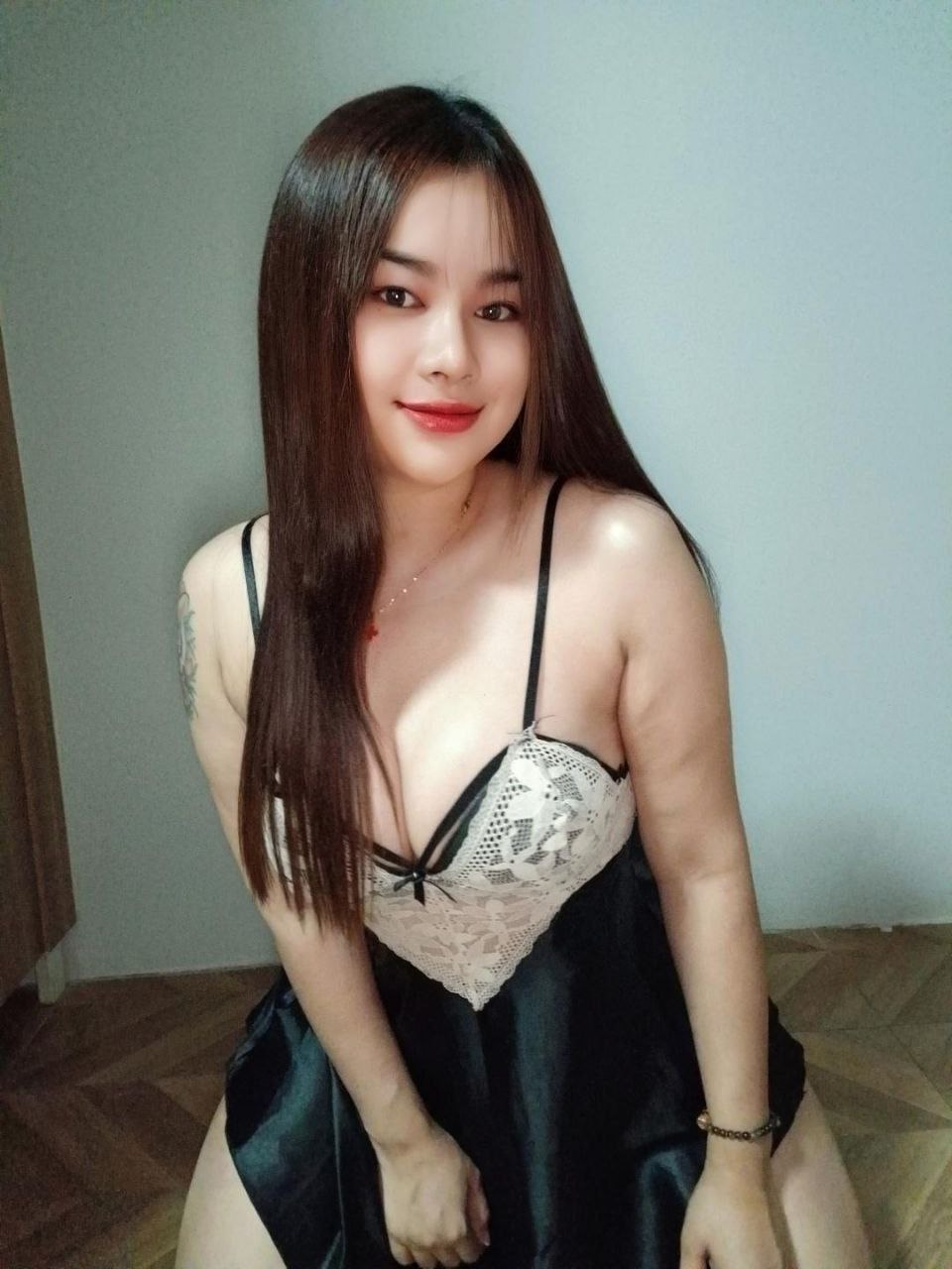 Escort Gallery Image