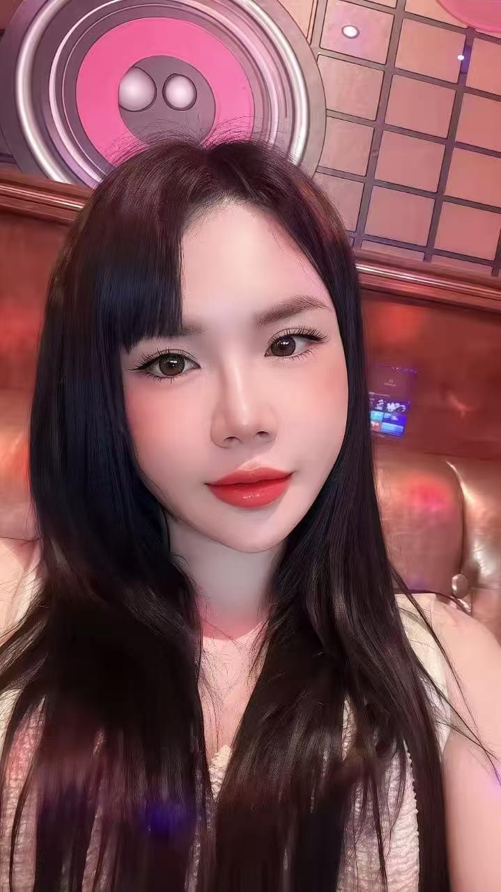 Escort Gallery Image