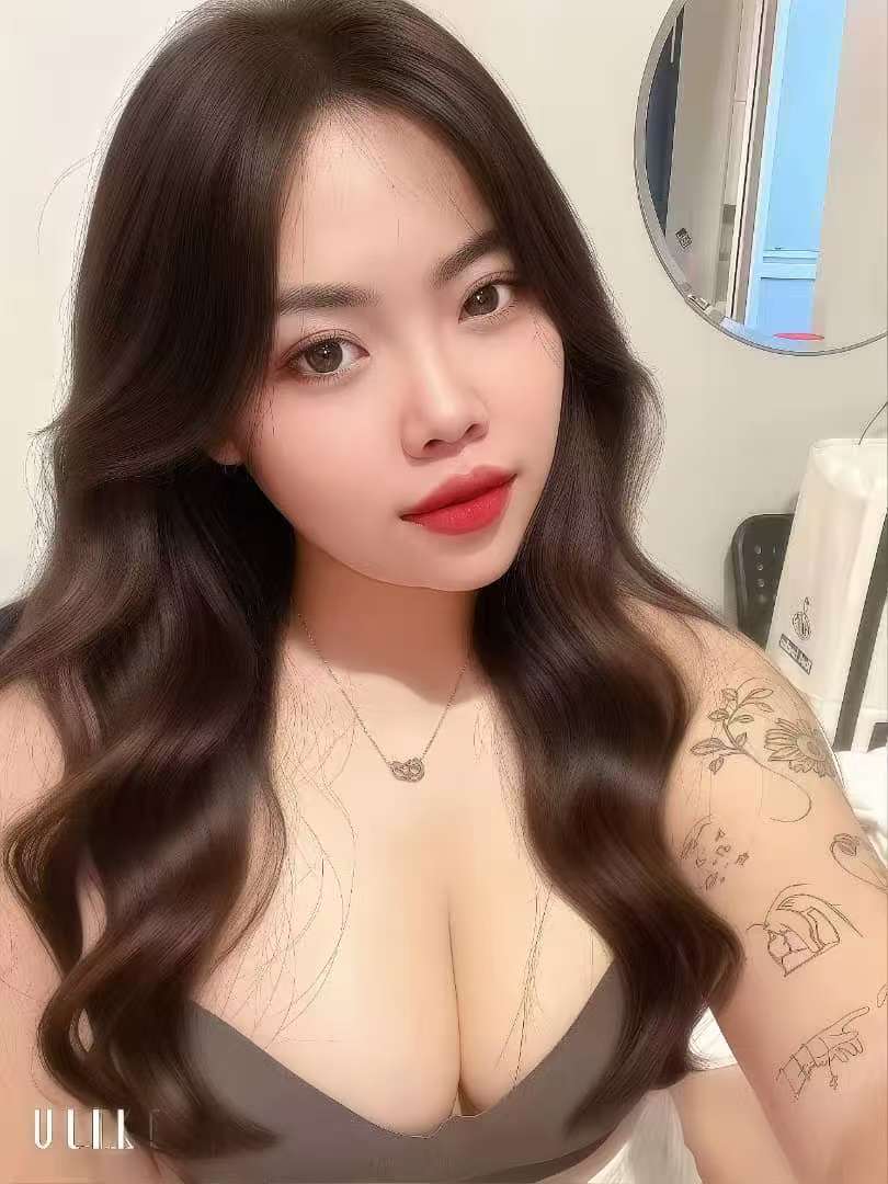 Escort Gallery Image