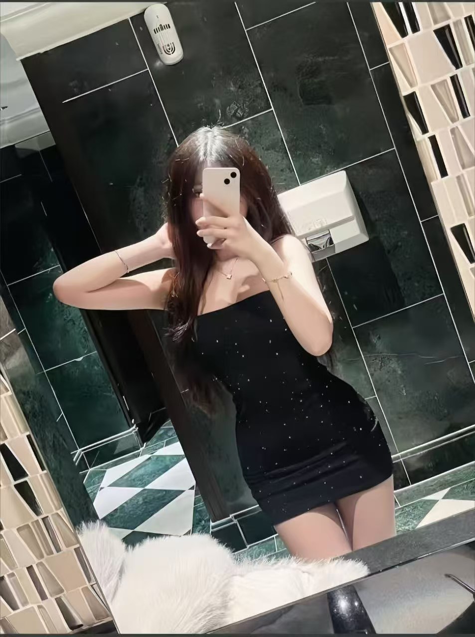 Escort Gallery Image