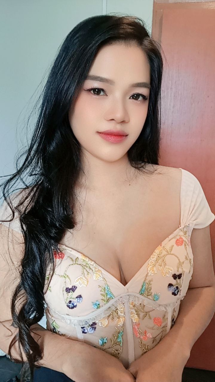 Escort Gallery Image