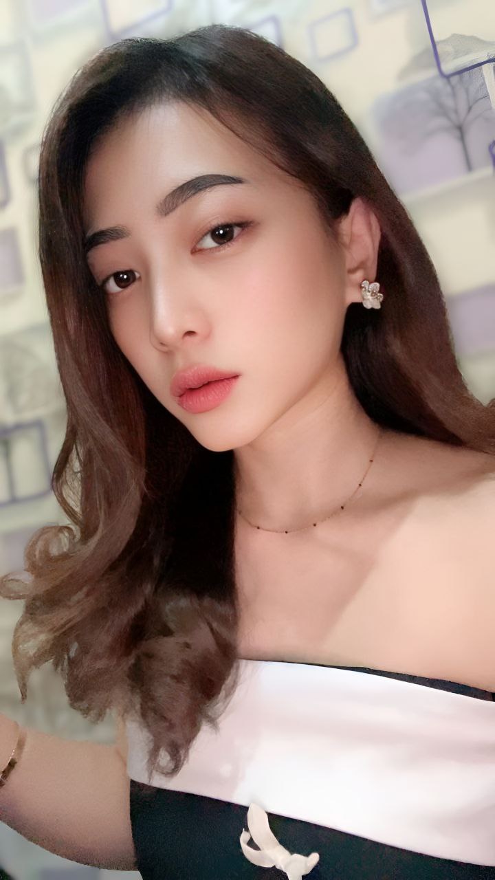 Escort Gallery Image