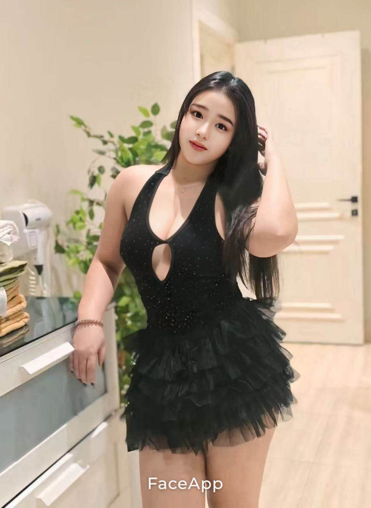 Escort Gallery Image