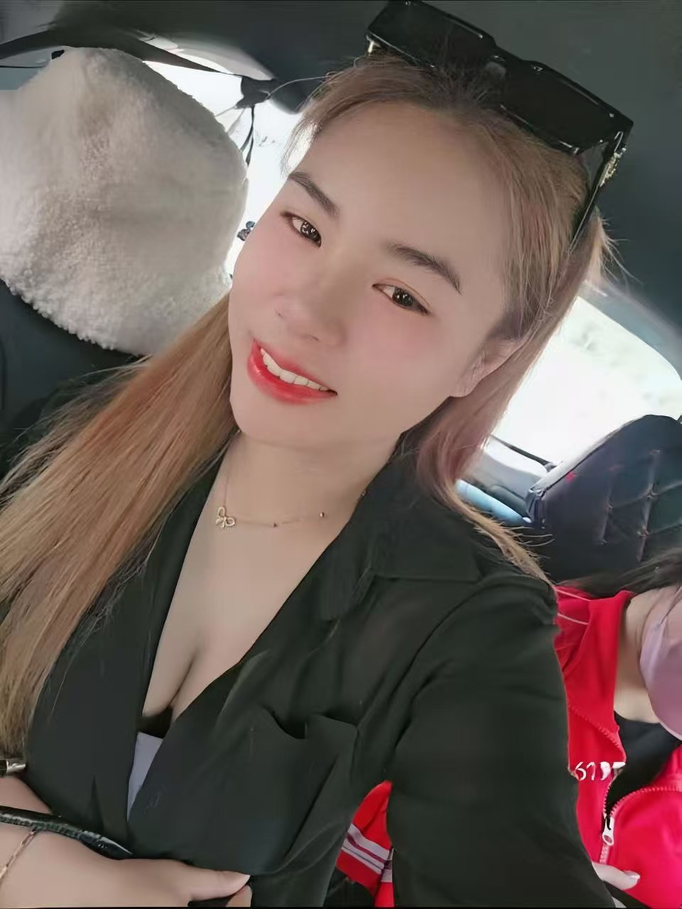 Escort Gallery Image