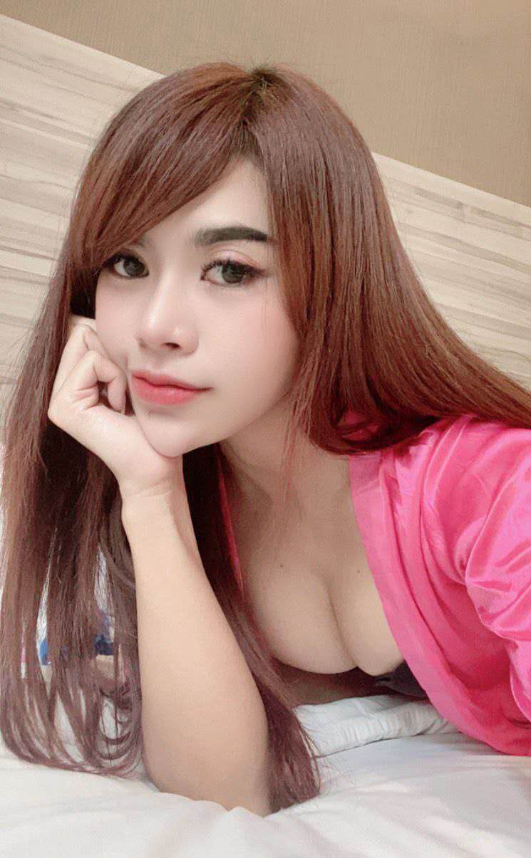 Escort Gallery Image