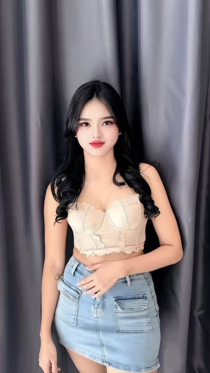 Escort Gallery Image