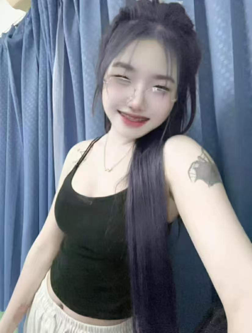 Escort Gallery Image