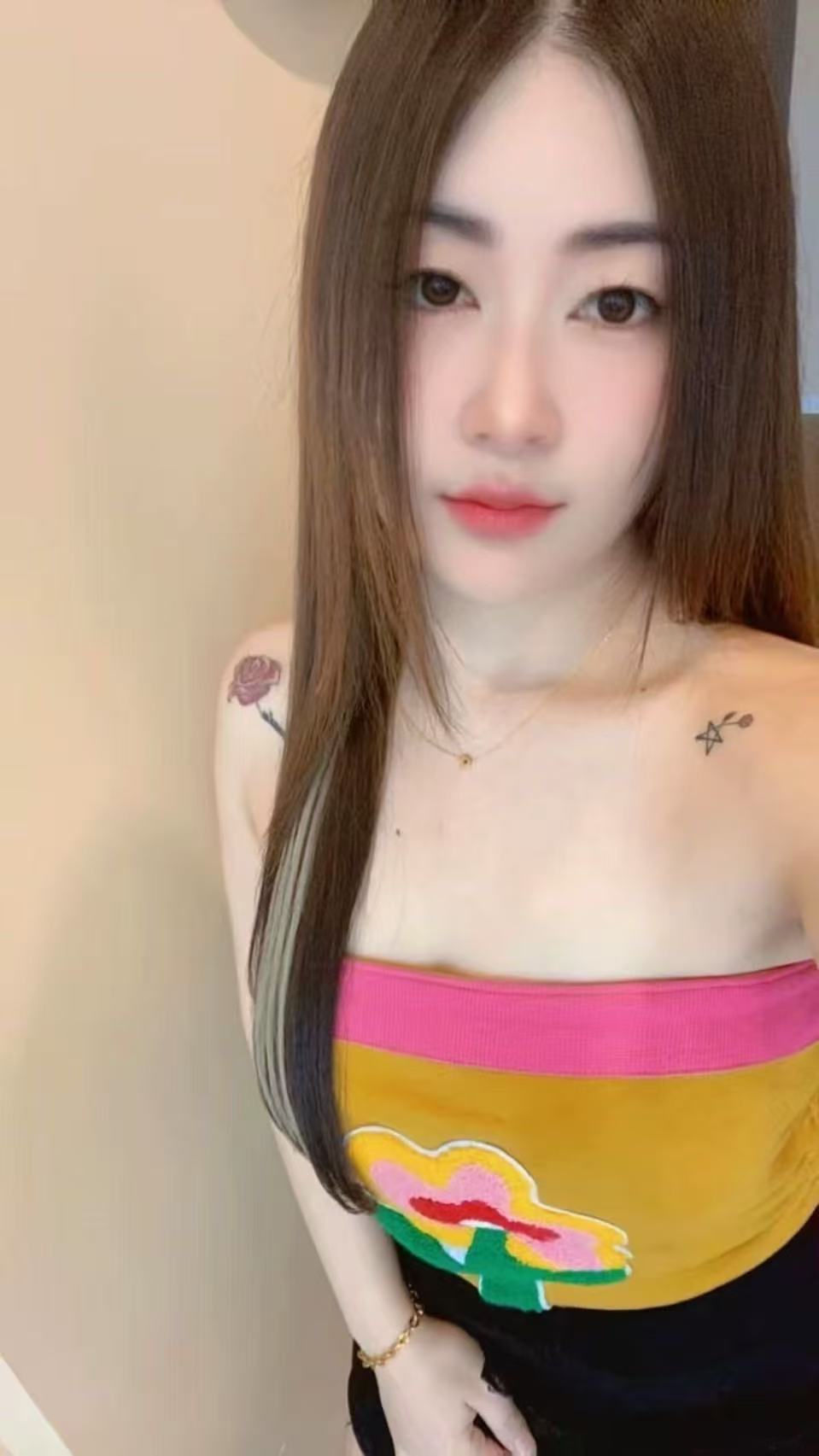 Escort Gallery Image