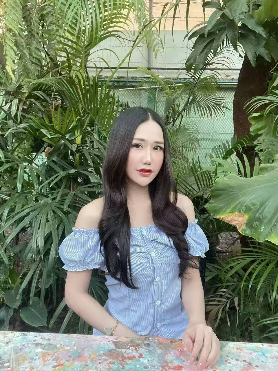 Escort Gallery Image