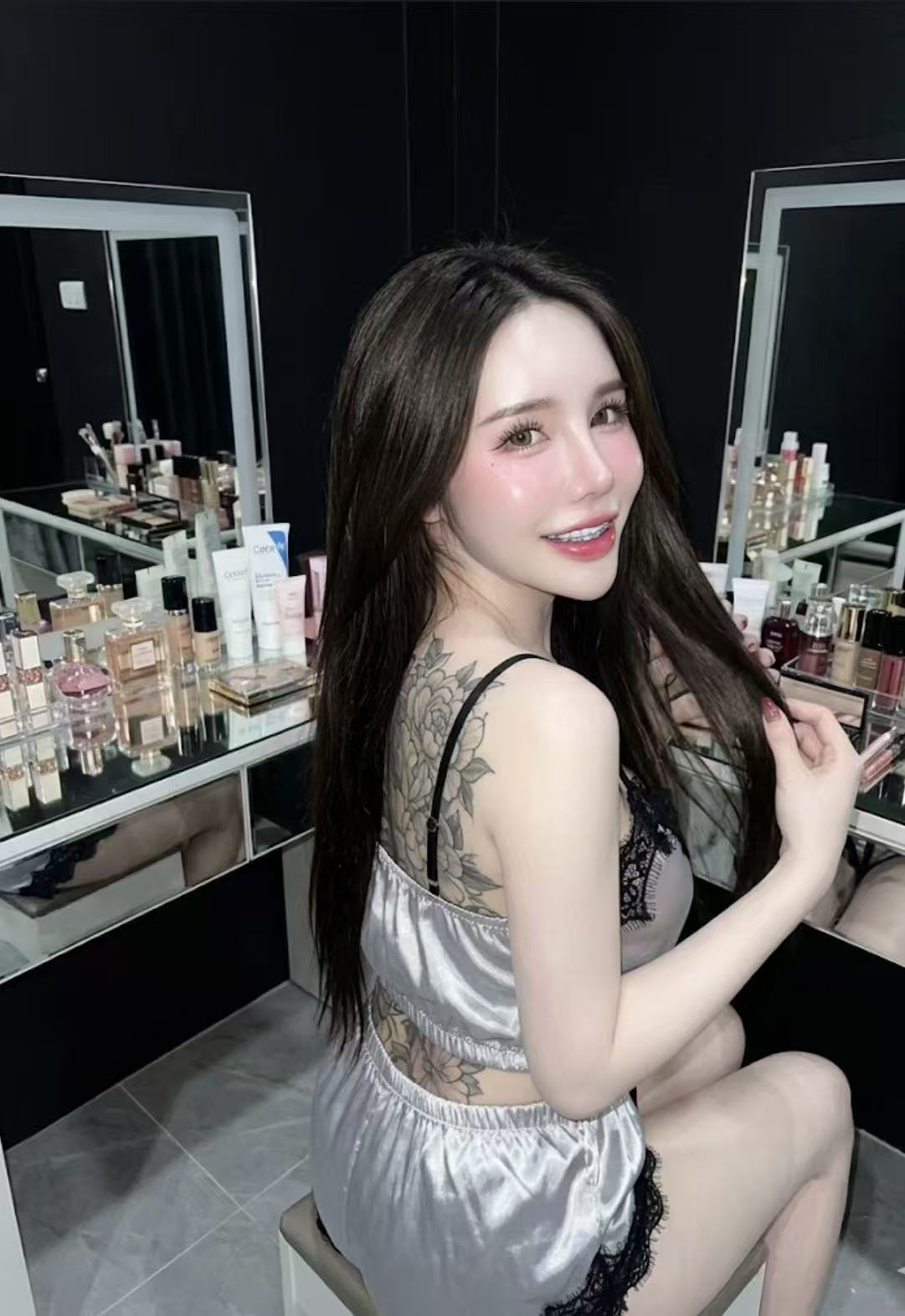 Escort Gallery Image