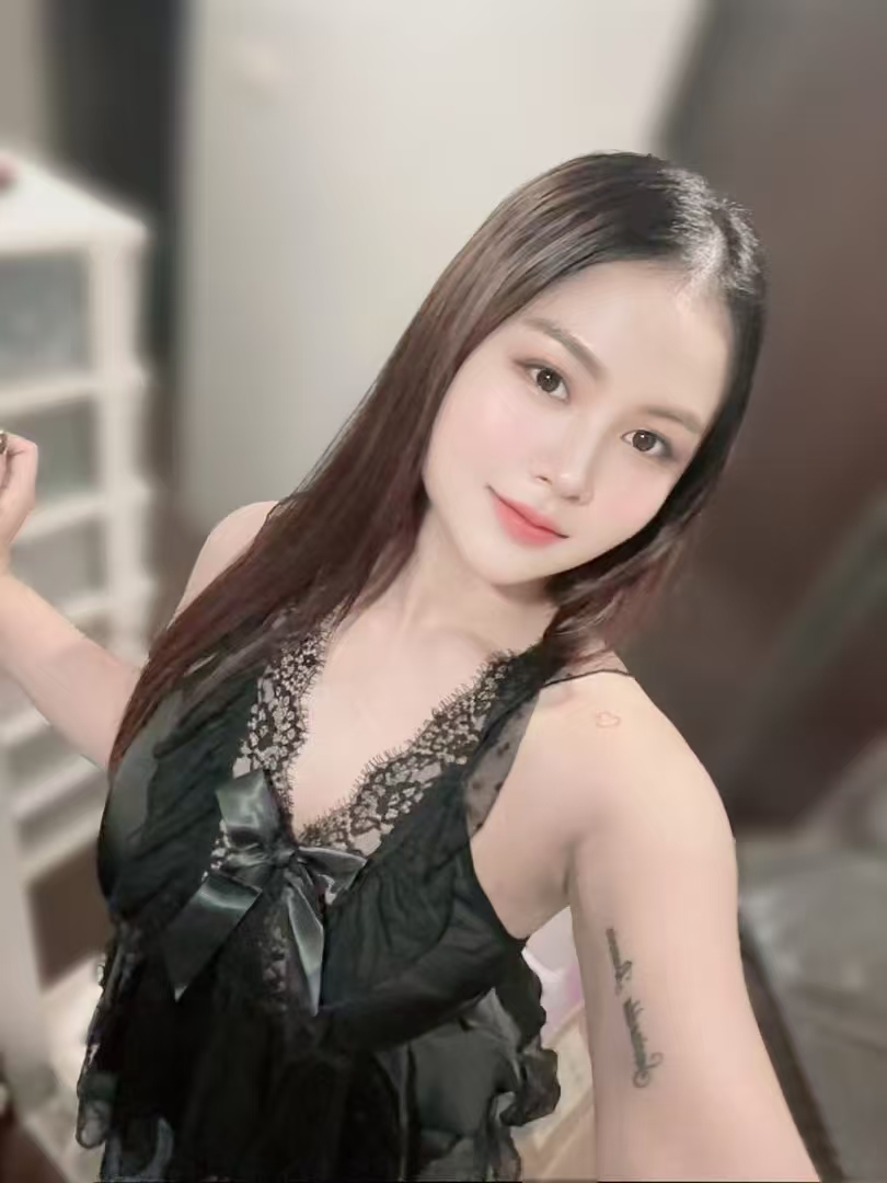 Escort Gallery Image