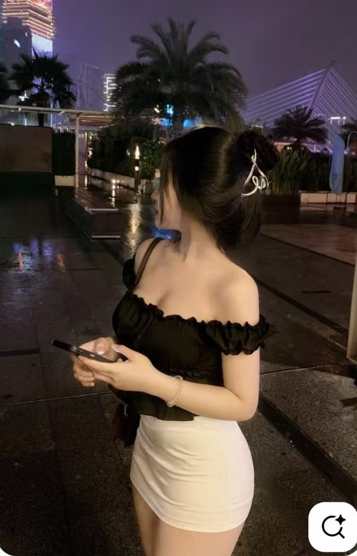 Escort Gallery Image