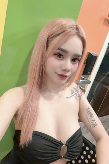 Escort Gallery Image