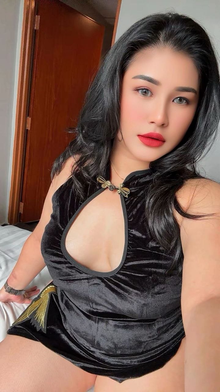 Escort Gallery Image