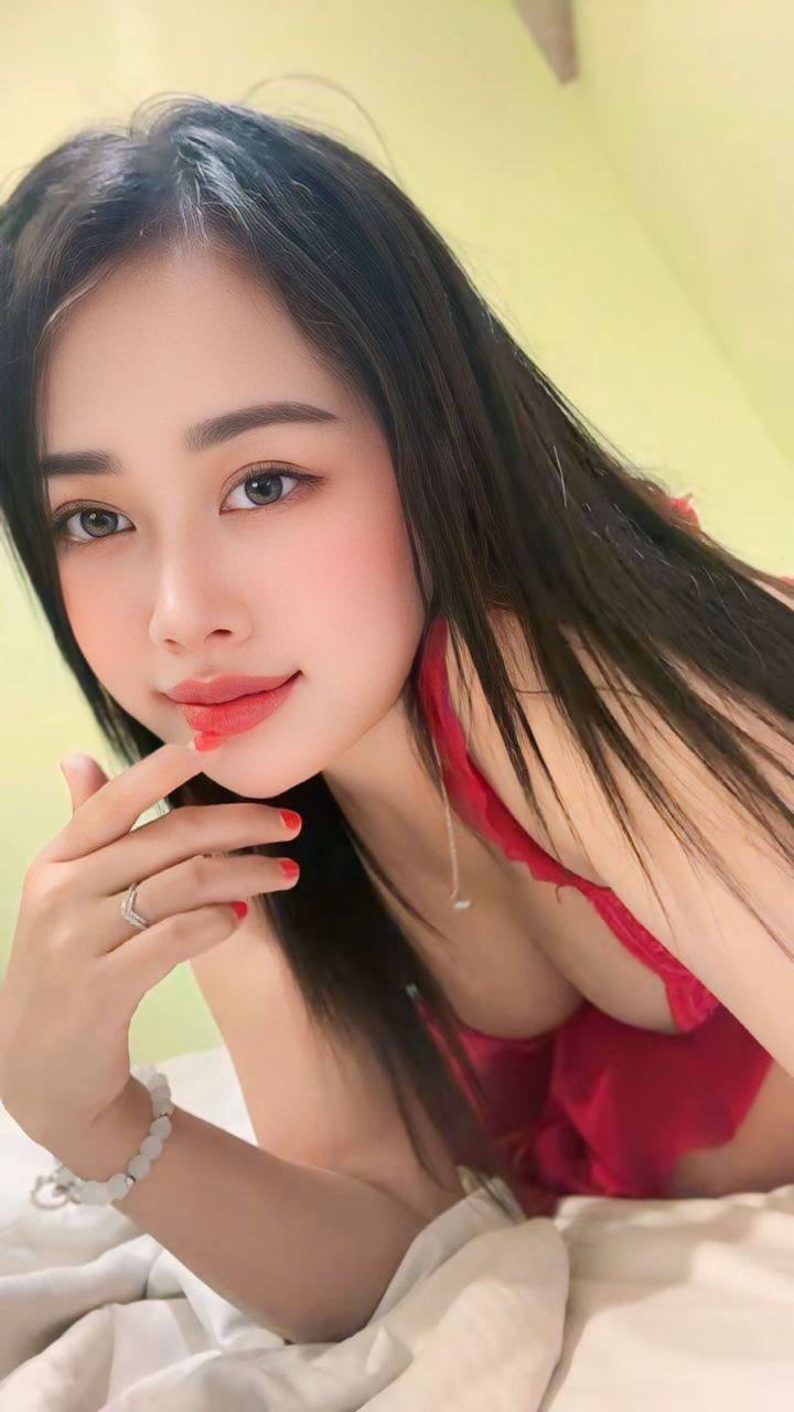 Escort Gallery Image