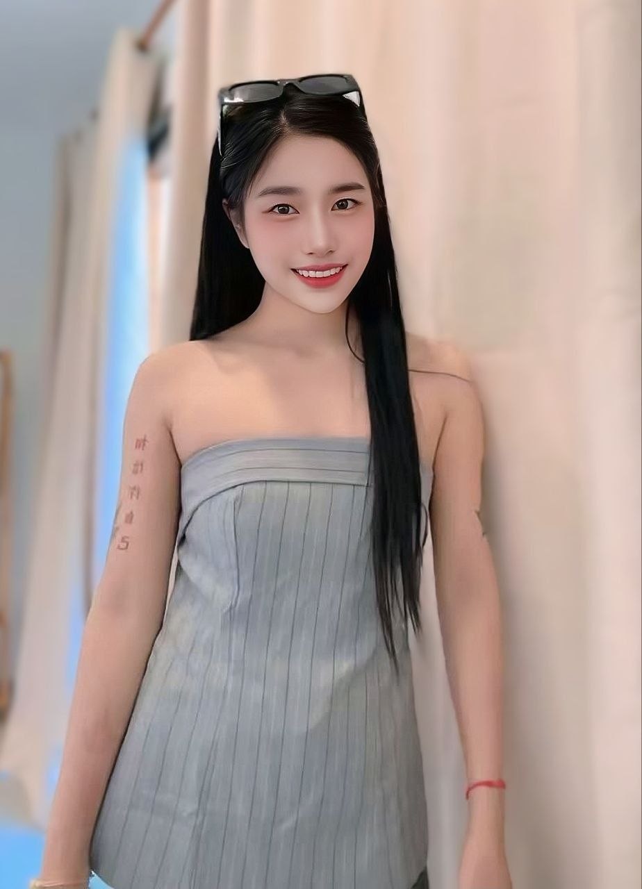 Escort Gallery Image