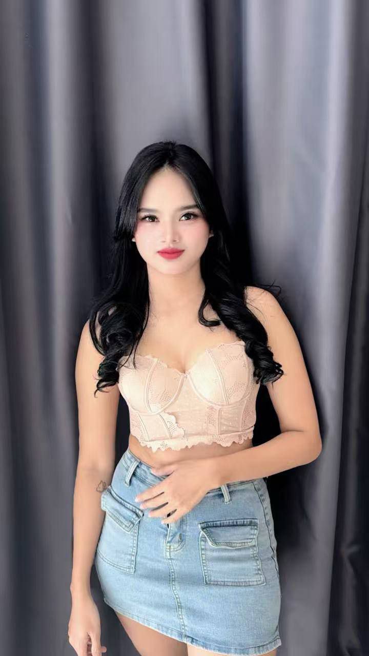 Escort Gallery Image