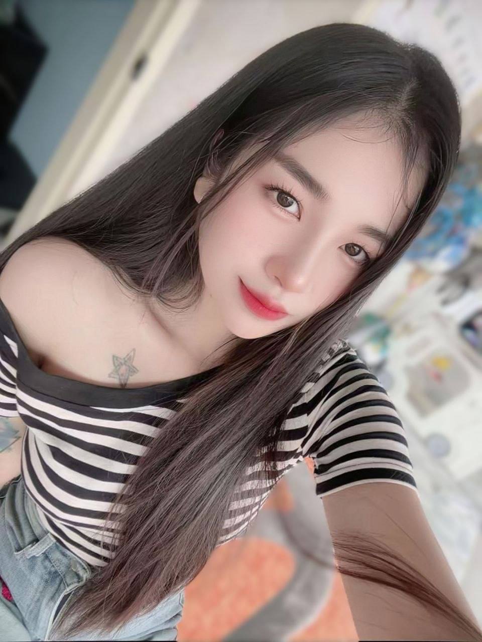 Escort Gallery Image