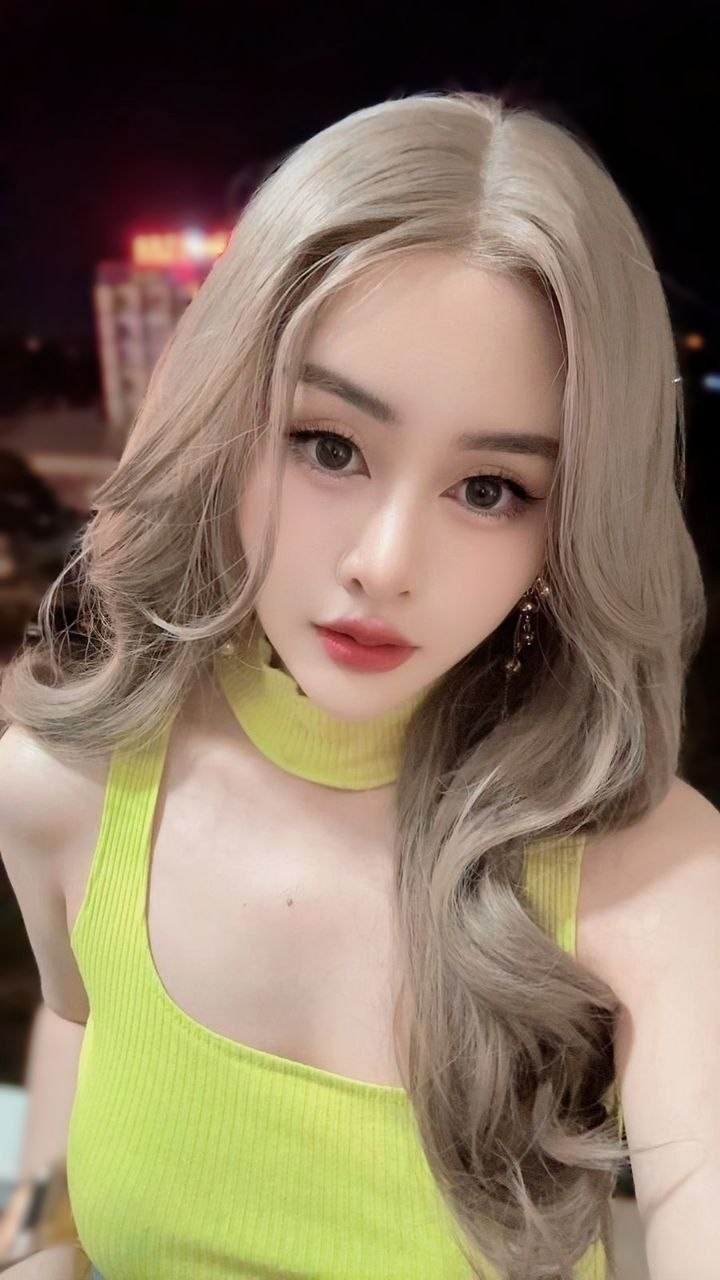 Escort Gallery Image