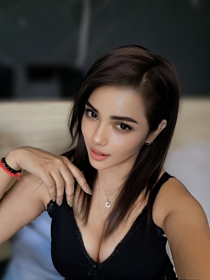 Escort Gallery Image