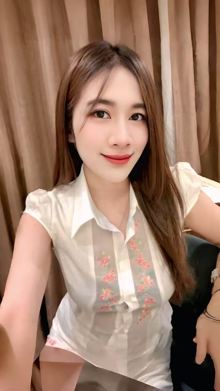 Escort Gallery Image