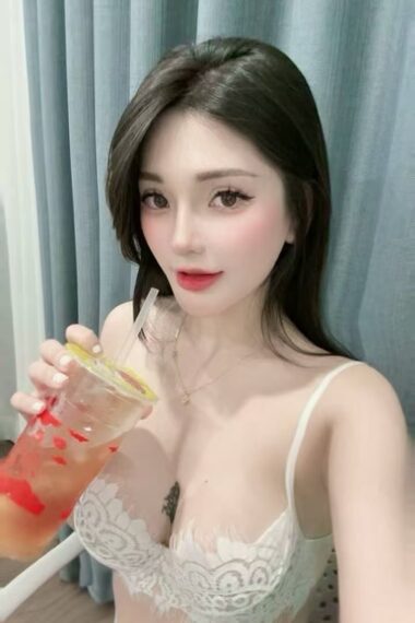 Escort Gallery Image