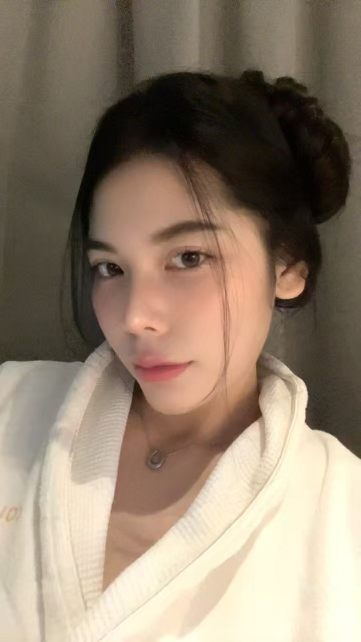 Escort Gallery Image